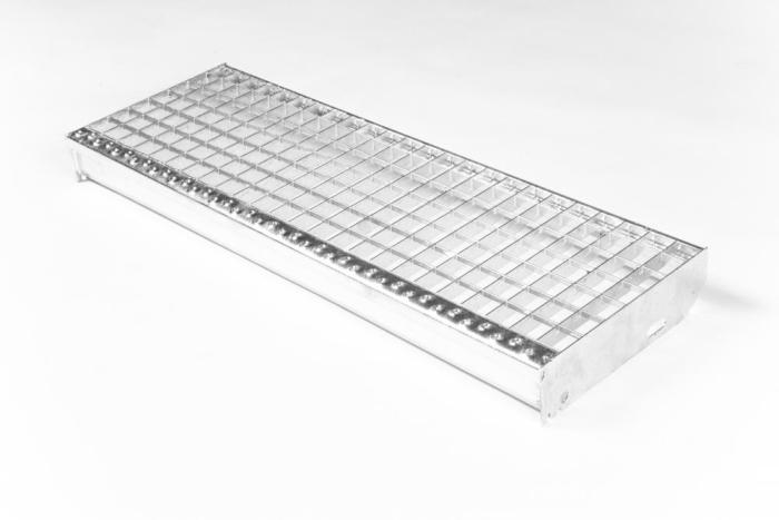 Schodišťové stupně 800x270/30x30